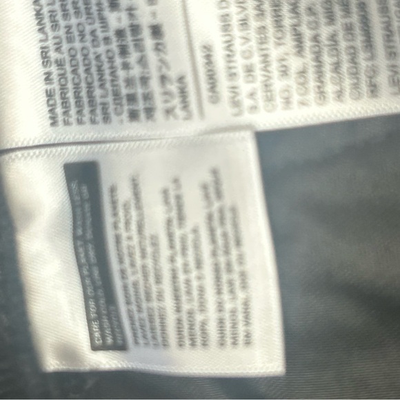 NWT Women’s  Levi's Strauss 726 High Rise Flare Corduroy Jeans Size 32x32 Black - Picture 12 of 12